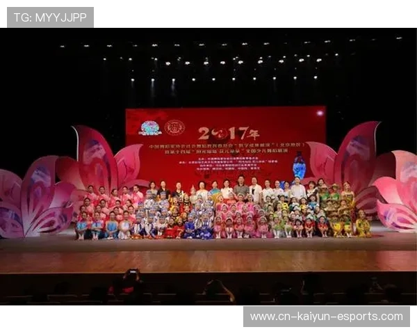 草根足球星逆袭之路展现平凡少年如何凭热爱逐梦绿茵舞台