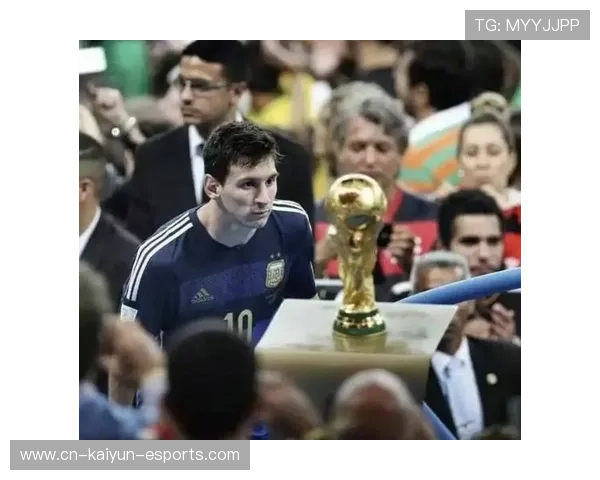 足球四号球星的精彩表现与成长历程全解析视频