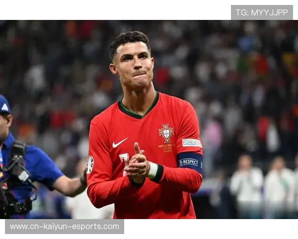 足球球星突发重病引关注 医疗团队全力抢救全世界为其祈祷 足球球星突发重病引关注 医疗团队全力抢救全世界为其祈祷